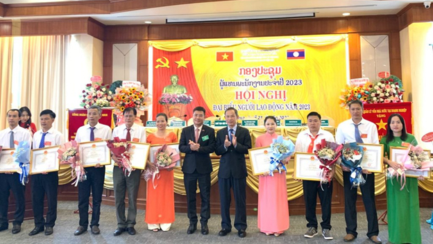 cao su việt l&agrave;o