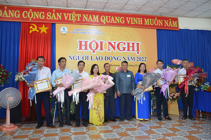 cao su việt l&agrave;o