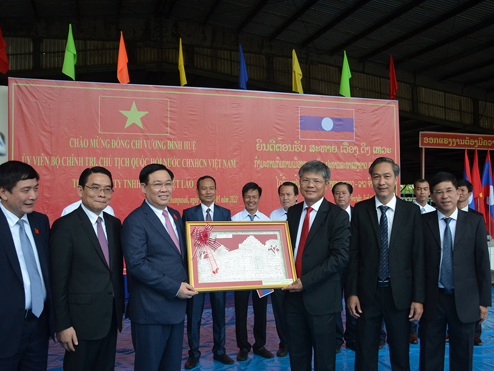 cao su việt l&agrave;o